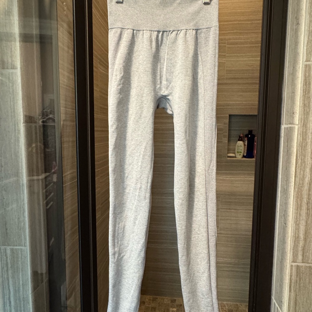 Gymshark Light Gray High-Waisted Leggings